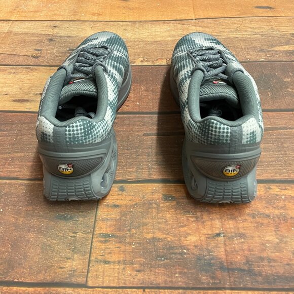 Nike Men's Air Max DN "Cool Grey" Running Shoes - Picture 4 of 6